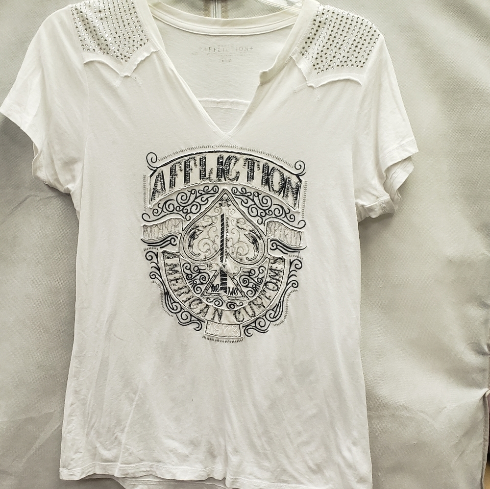 Affliction short vneck tee